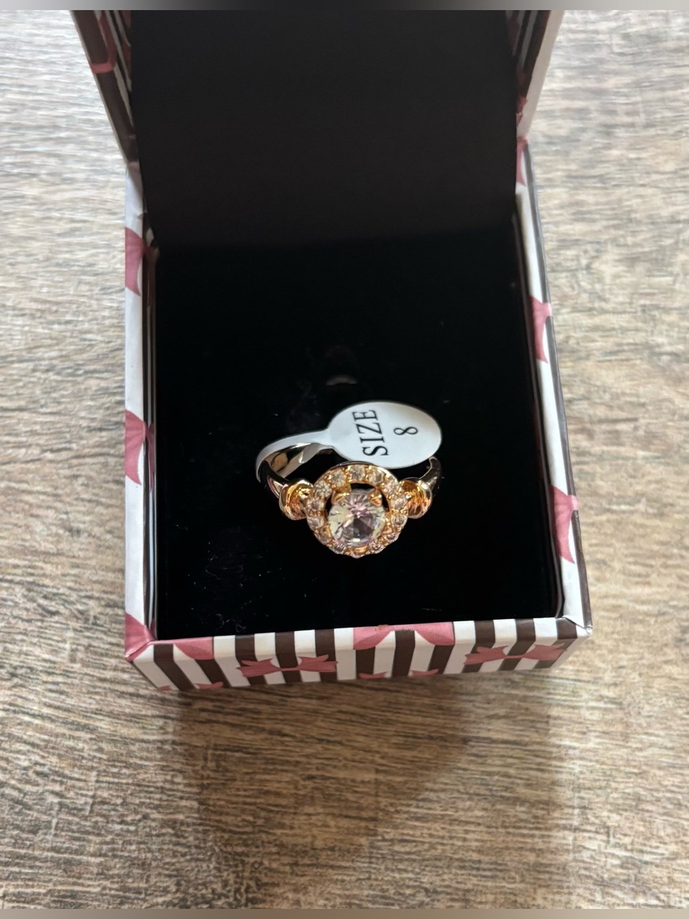 NWT Piatella Jewelry women’s size 8 gold tone halo promise ring with gift box
